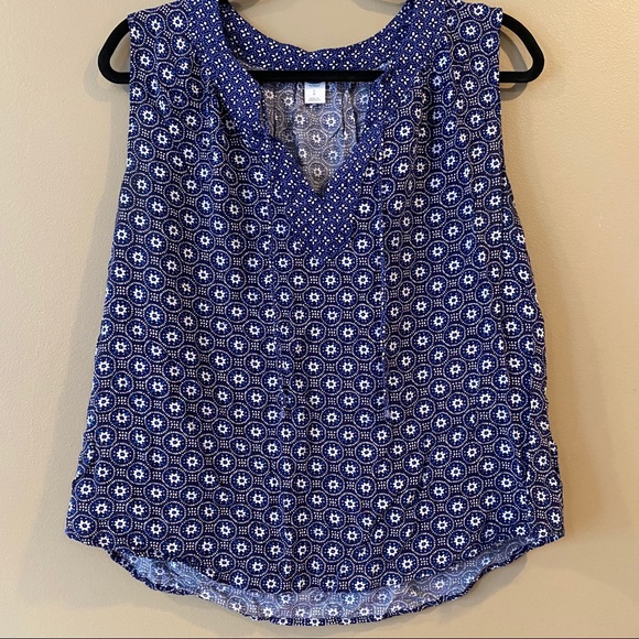 Old Navy Tops - 🌼 Old Navy blouse